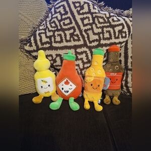Xscape Colorful Plush Drink Toy Set 4pz